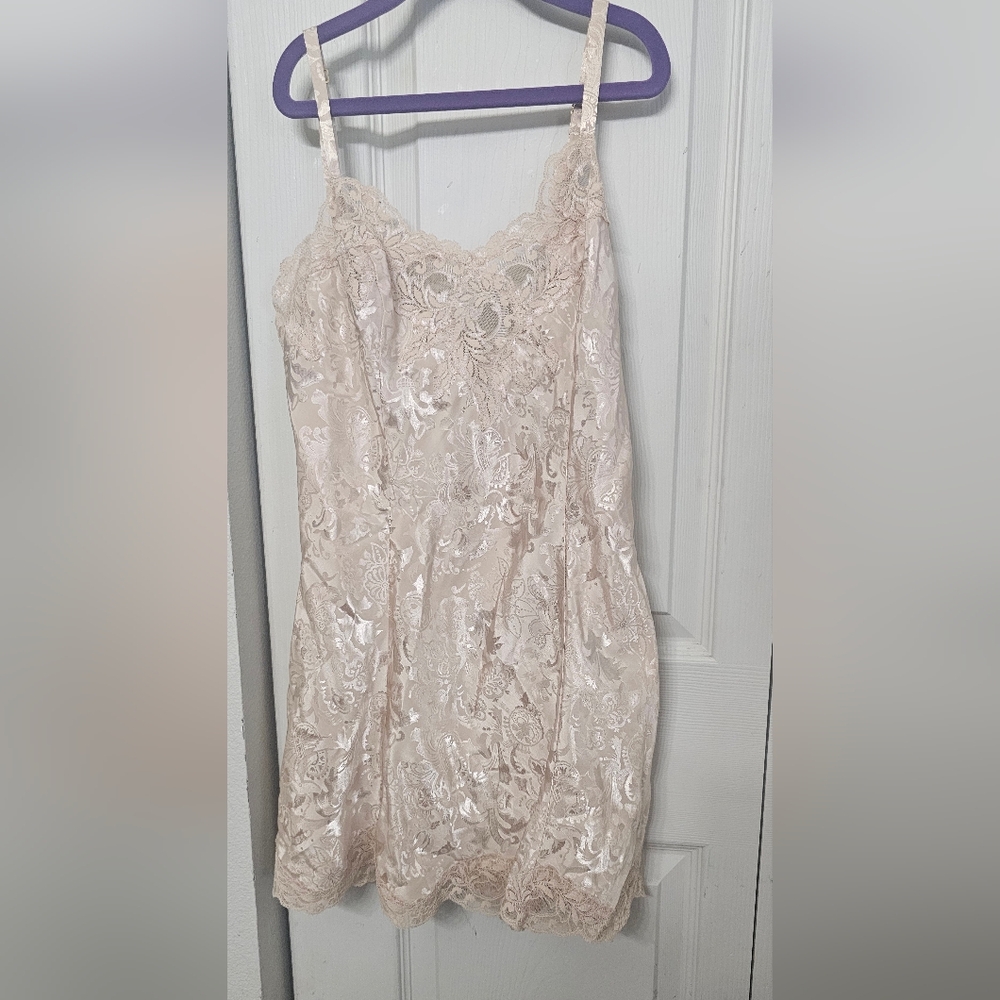Victoria's Secret Cream Lace Chemise